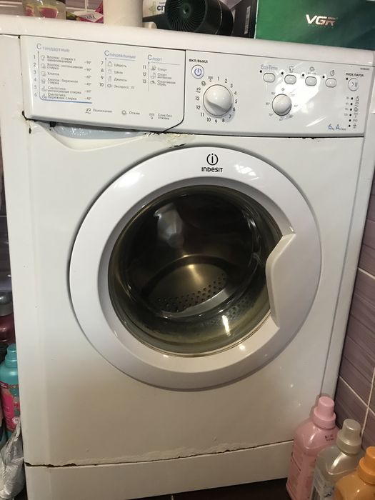 Пральна машинка Indesit IWSB6085