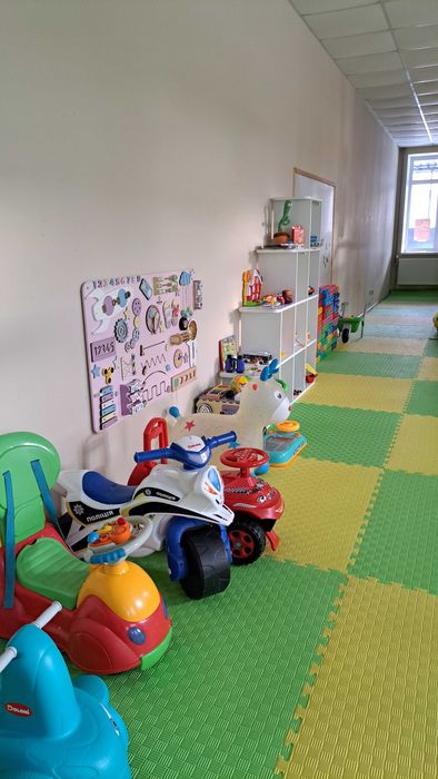 Продається ігровий лабіринт , батут, працююча ігрова кімната. Актуальн