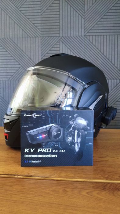 Kask motocyklowy Airoh Rev 19 L z interkomem Freedconn V4