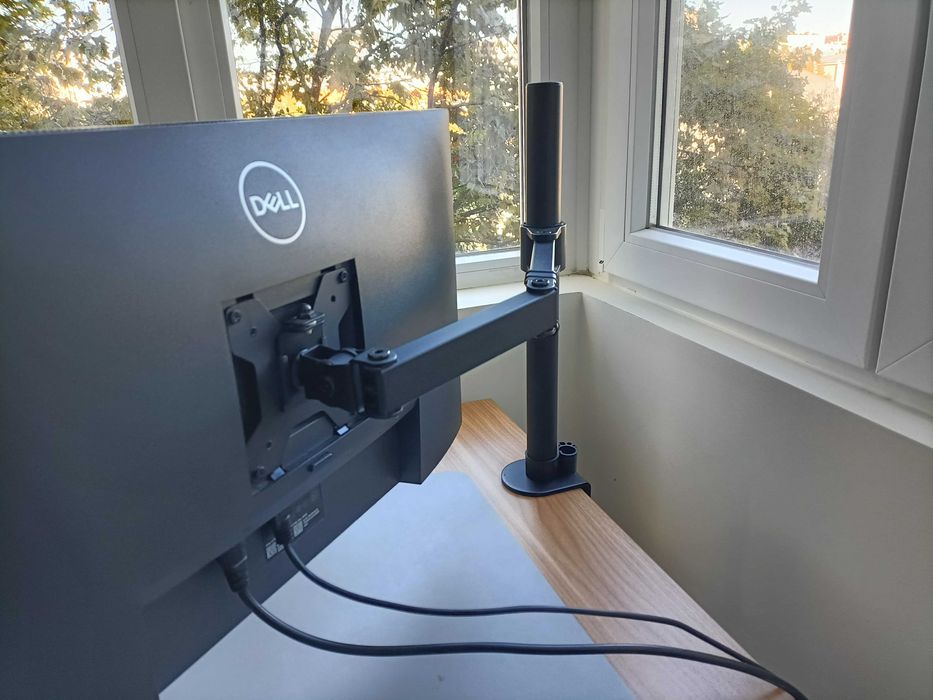 Braço / Suporte Articulado para Monitor (Ajustável e VESA)