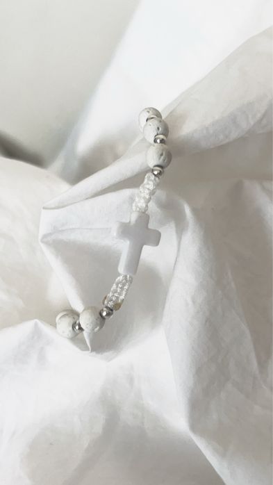 Bransoletka z krzyżykiem