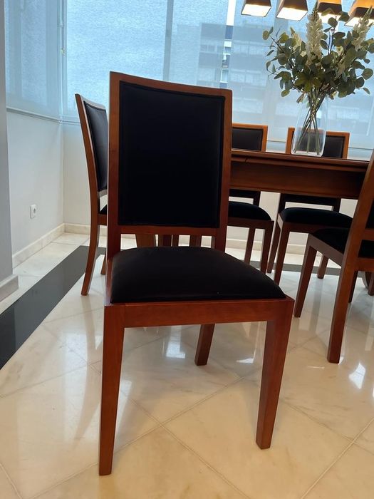 Mesa de sala com 6 cadeiras