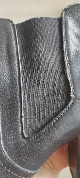 Жіночі шкіряні ботинки-челсі Tommy Hilfiger.