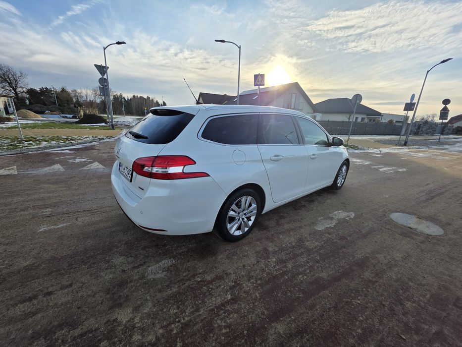 Peugeot 308 T9  bogato wyposażony! Szklany Dach !