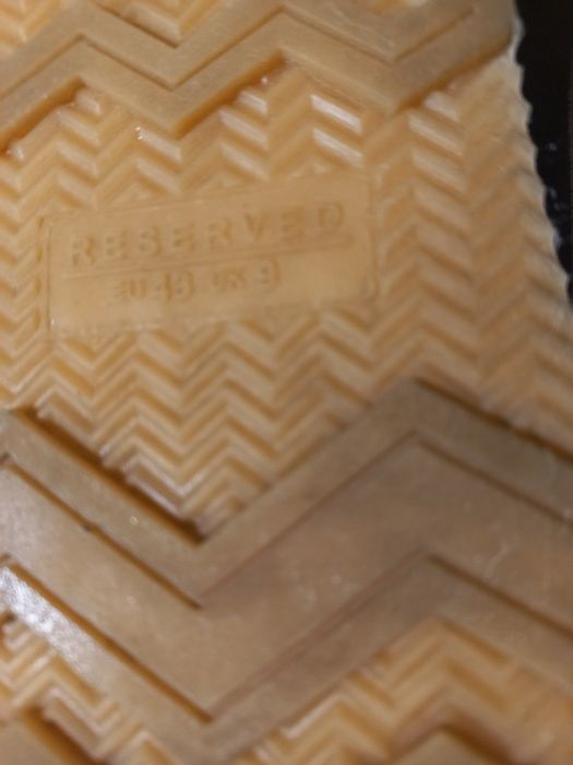 Кросовки чоловічі Reserved  43 розмір