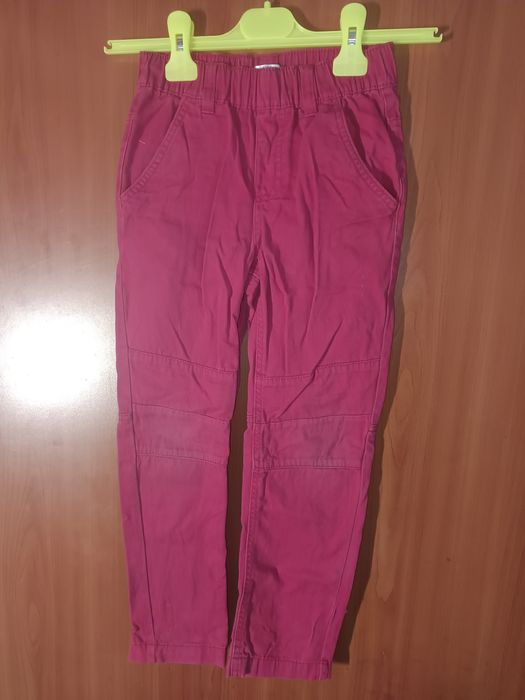 Czerwone spodnie 122