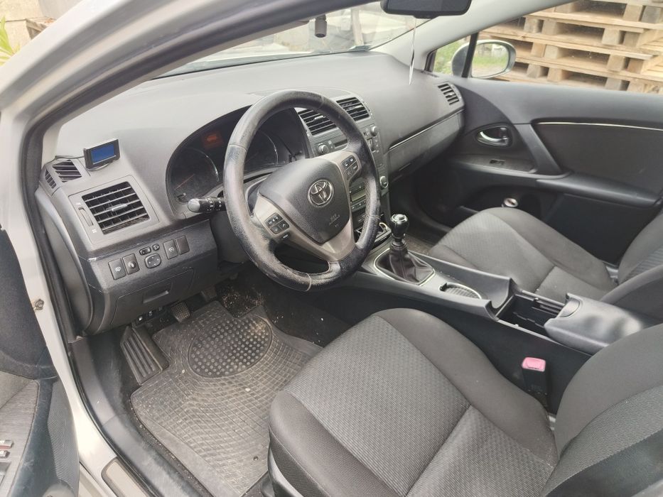 Toyota Avensis t27