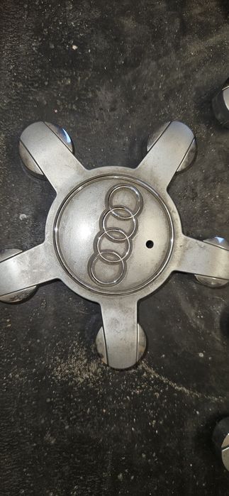 Продам заглушки ковпачки на легкосплавні диски ауді. Оригінал