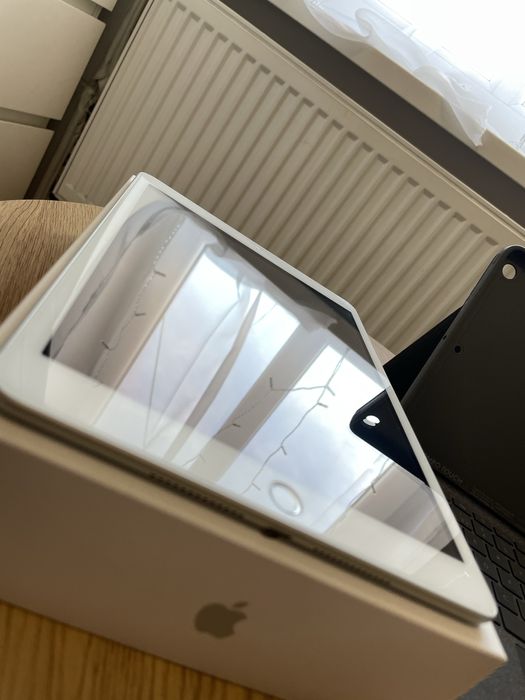 iPad 8th gen 32 GB Case z klawiaturą Logitech Combo Touch