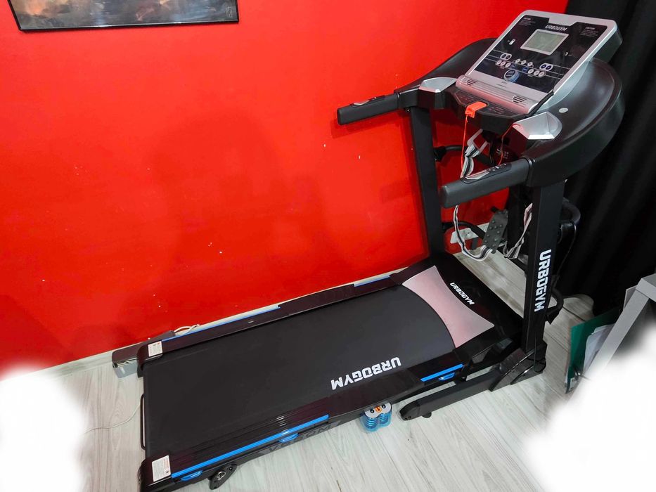 Składana Bieżnia Urbogym V650S z Wzniosem i Masażerem