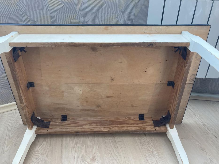 Продам стол кухоный