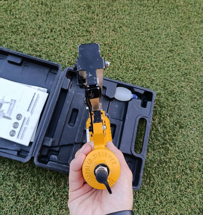 VITO Clavadora/Agrafador Pneumático 4–7 Bar com Mala- VITO Professional Pneumatic Nail/Staple Gun 4–7 Bar with Case