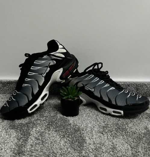 Nike_Air_Max_Plus_Black_Metallic_Silver R.40