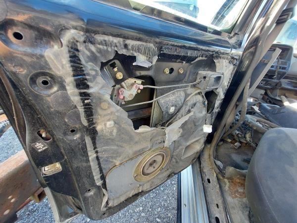 Porta trás esquerda NISSAN Navara Pick Up (D22)