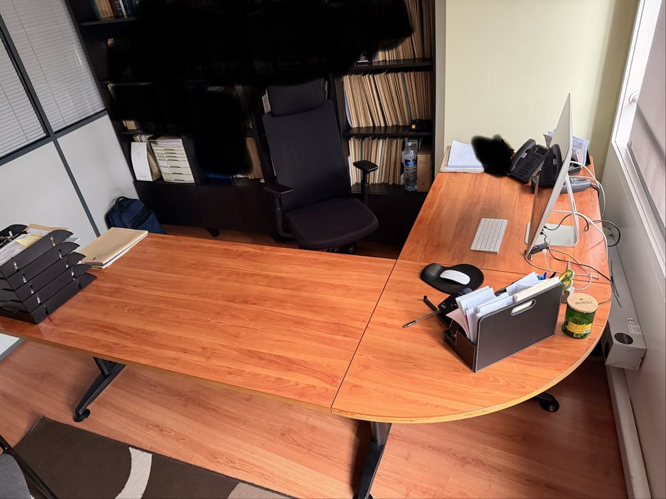 Secretaria em L - como nova