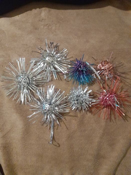 Продам ялинкові прикраси .