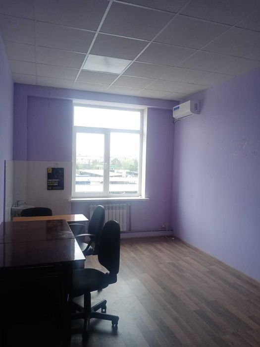 Здаються в оренду офісні кабінети р-н кр. ринку