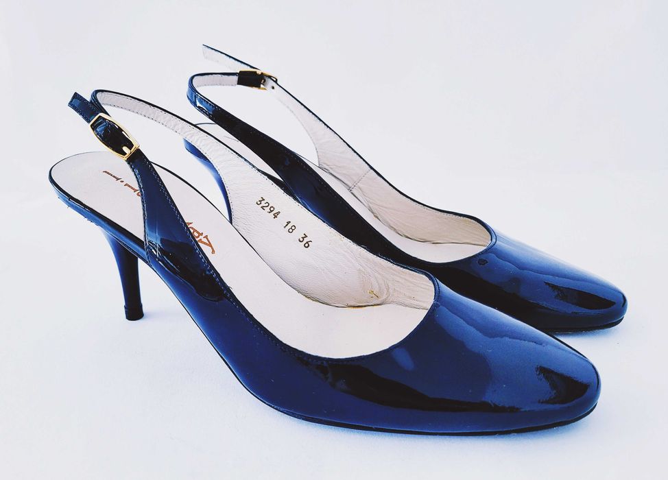 Nowe granatowe skórzane lakierowane klasyczne czółenka na szpilce 36