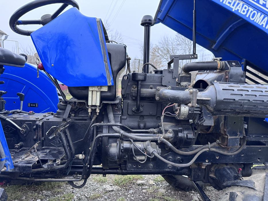 Трактор Донфенг 244