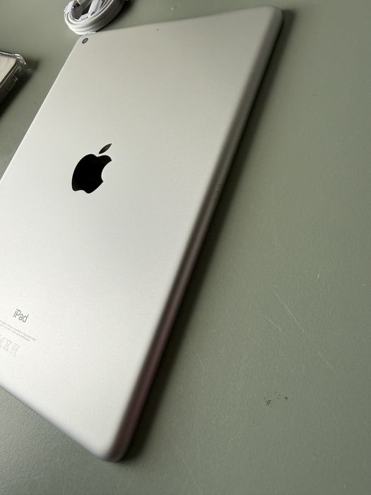 Apple iPad 10.2” 9a Geração 2021