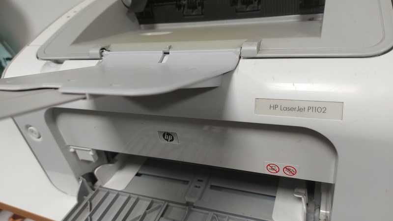 Лазерний принтер HP LaserJet P1102 Б/В економний та надійний