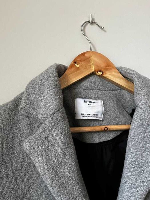 Szary jesienny płaszcz jednorzędowy 37% wool wełna Bershka 36 S