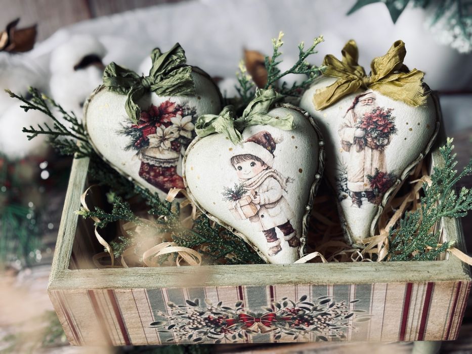 Zestaw bombek decoupage w ozdobnym pudełku - rękodzieło