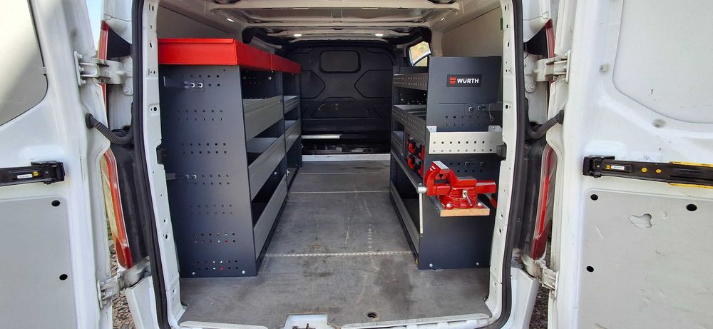 Zabudowa serwisowa warsztatowa regały WURTH + Trafic Vivaro T6 Vito