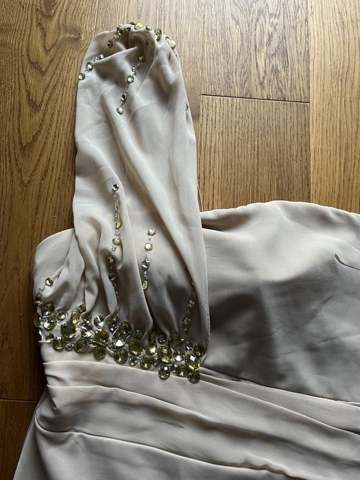 Piękna beżowa sukienka wieczorowa z brylancikami S