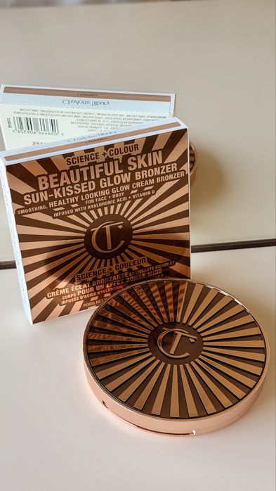 Charlotte Tilbury Bronzer do twarzy 01 FAIR Pale Beautiful Skin Sun-Kissed Glow 21g