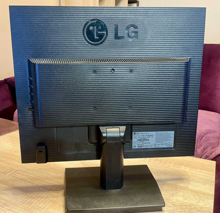 Monitor LG Flatron 1919S + kabel zasilający
