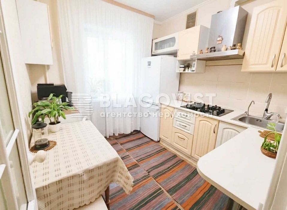 Продам 3-кімнатну квартиру Київ Бойчука 23 Кіквідзе