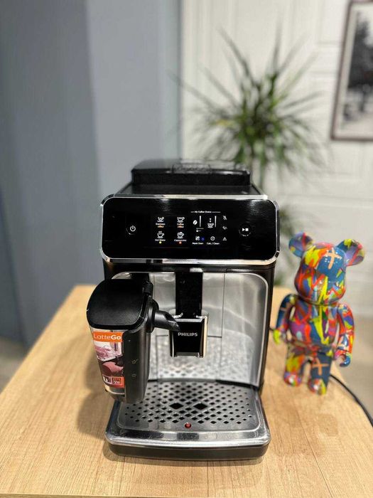 Кофемашина с капучинатором Philips EP 223* для дома б / у