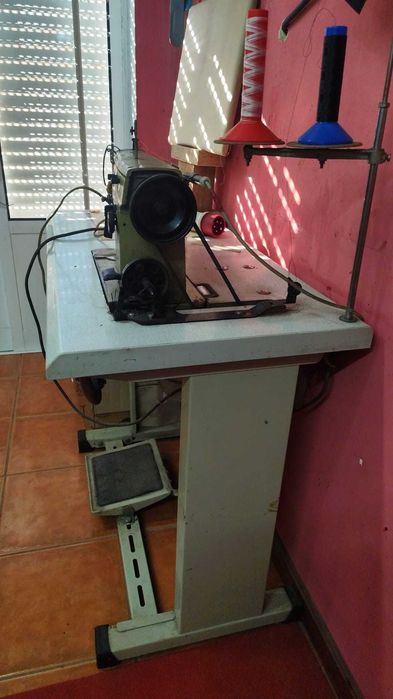 Máquina de Costura Industrial Zig-Zag REFREY RM-20U-1 – Calçado e Fitas