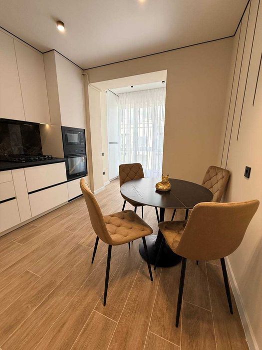 Сучасна 1-кімнатна квартира 44.3 м² з автономним опаленням, меблями та ліфтом у НОВОБУДОВІ. Можна під ДЕРЖПРОГРАМИ