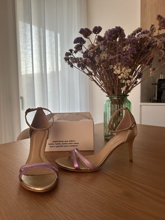 Sandálias lilás PROF