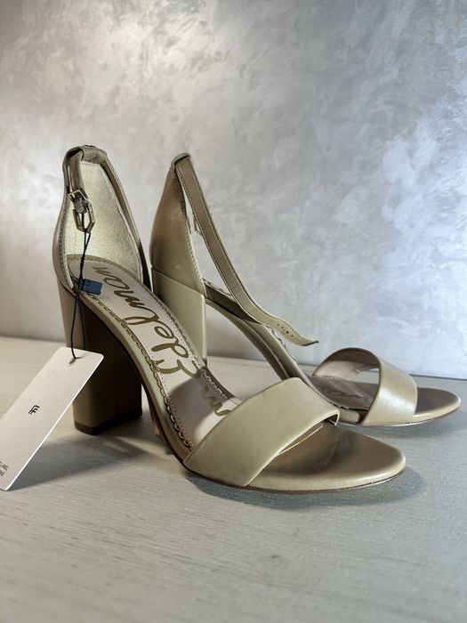 Босоніжки на блочному каблуці Sam Edelman Yaro, нюдові