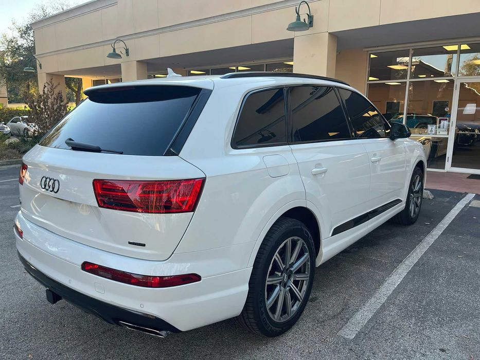 Audi Q7      2019