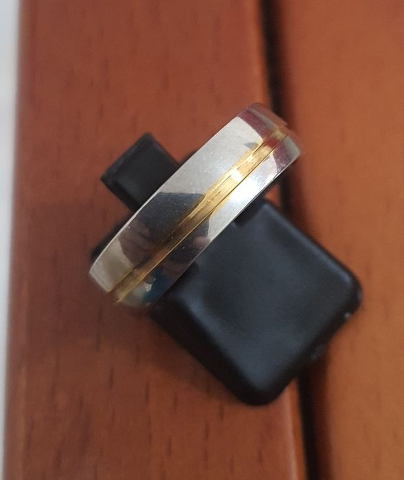 Alianças em titanium e ouro laminado 18k
