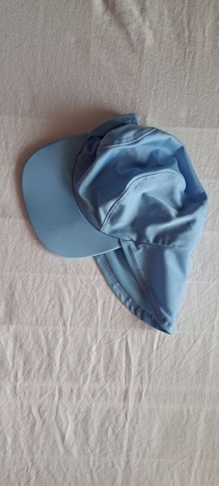 Kombinezon kąpielowy/strój + czapka przeciwsloneczna