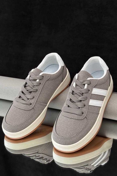 Жіночі кросівки. Кольори: сірий, сіро-білий, бежеви