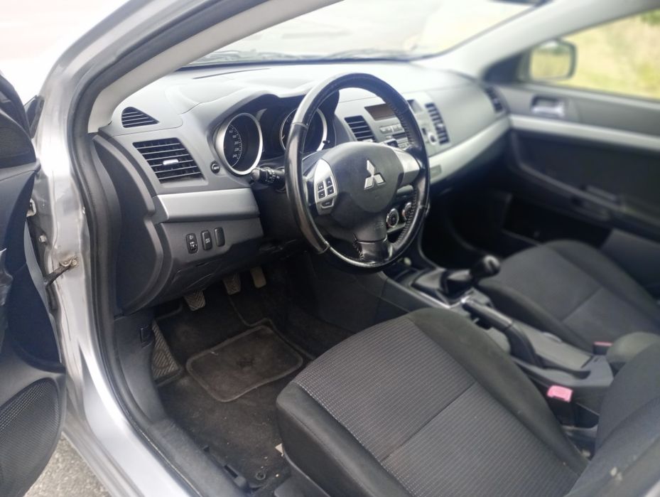 Mitsubishi Lancer 1.6 16v  2010r niski przebieg 181tys