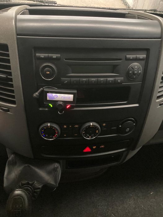 Mercedes sprinter com plataforma elevatória