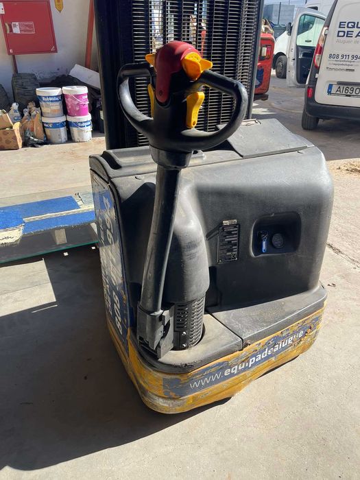 Stacker Elétrico Komatsu 3 mts