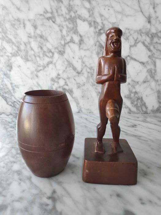 Peça cómica em madeira