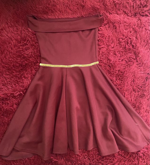 Красива сукня.