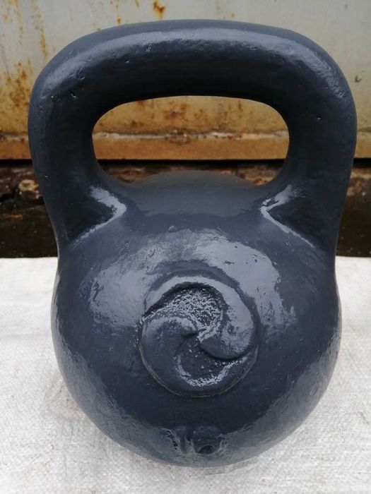 блины, гири, гантели, спортинвентарь.
