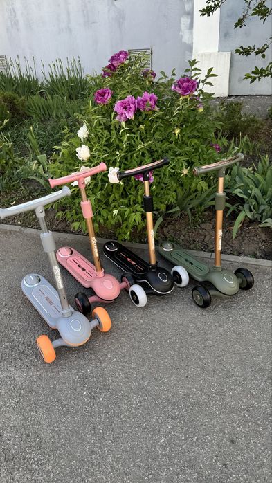 Дитячій триколісний самокат ,складний руль ,музика