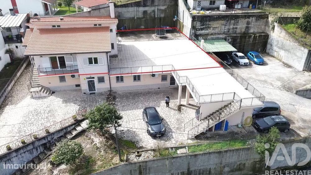 Loja / Estabelecimento Comercial em Vila Real de 300,00 m2