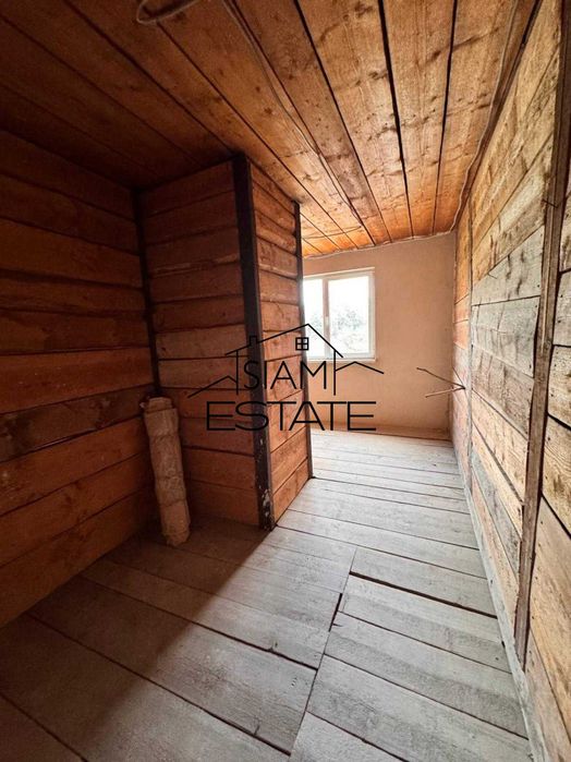 Продається малий житловий будинок з новим недобудованим будинком